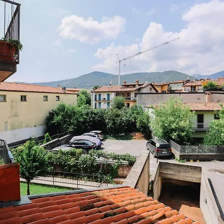 Flat Mazzini 6 *