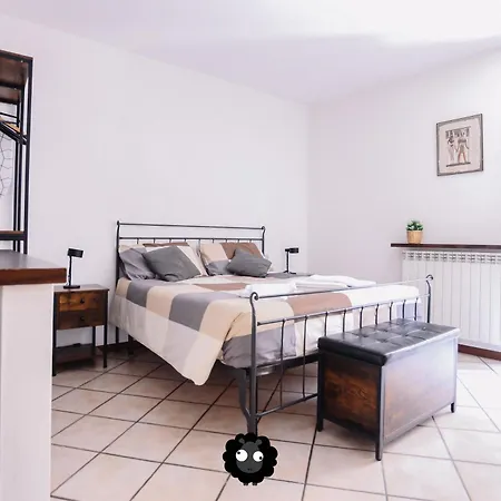 Flat Mazzini 6 شقة