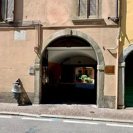 Flat Mazzini 6 *